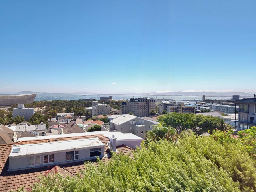2 Bedroom Property for Sale in Green Point Western Cape